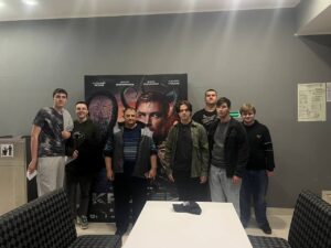 Группа Э22-1 вместе с классным руководителем Ребровым В.Ю. посетили кинотеатр «Иллизиум» и посмотрели новый фильм «Кракен».