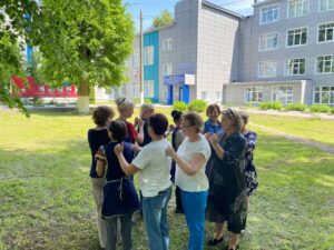 В рамках региональной программы «Активное долголетие» в Тульской области на 2025-2030 годы, с целью создания условий для занятий физической культурой и спортом граждан старшего поколения, сотрудники ГПОУ ТО «НПК» приняли участие в занятии на тему: «Физическая активность для пожилых людей»