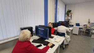 Сегодня прошел насыщенный практический семинар, посвященный актуальной теме: «Использование технологий искусственного интеллекта и нейросетей в работе преподавателя». Педагоги получили уникальную возможность познакомиться с практическими инструментами, которые помогут сделать учебный процесс более интерактивным, интересным и эффективным!